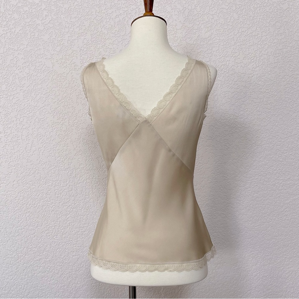 NWT Ann Taylor champagne color v-neck pleated lace trim silk chemise top - Picture 3 of 3